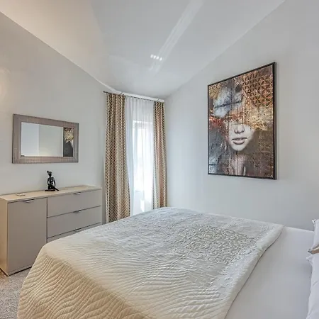 Apartment Sara Luxury In Center