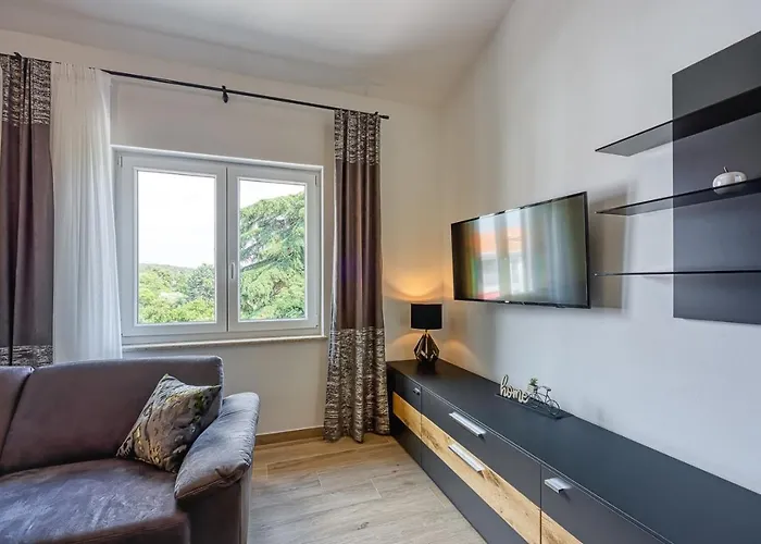 Sara Luxury In Center Apartament Poreč