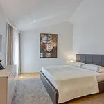 Sara Luxury In Center *