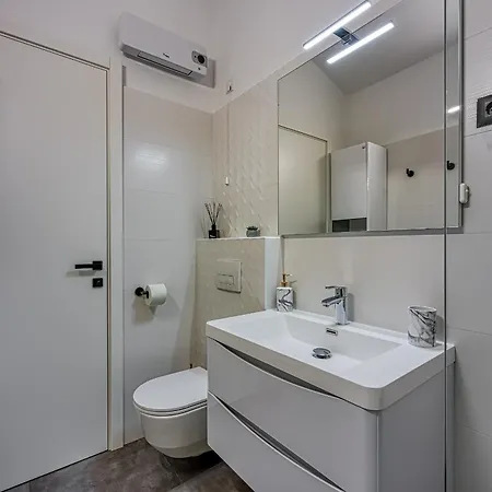 Sara Luxury In Center Διαμέρισμα Πόρετς