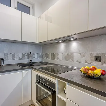 Sara Luxury In Center Apartment