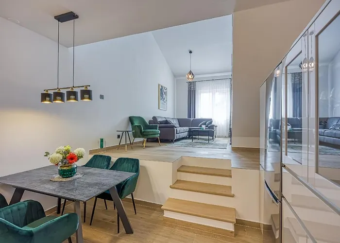 Sara Luxury In Center Апартаменты Пореч